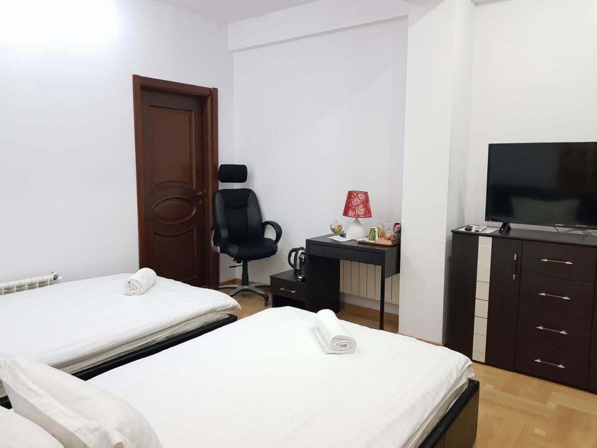 Apartament Langa Monza Lägenhet Bukarest Exteriör bild